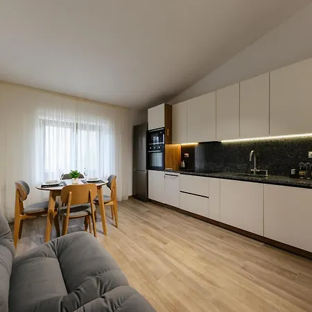 Luxury Apartments Uzhorod Exterior photo