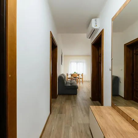 Luxury Apartments Uzhorod Exterior photo