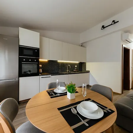 Luxury Apartments Uzhorod Exterior photo
