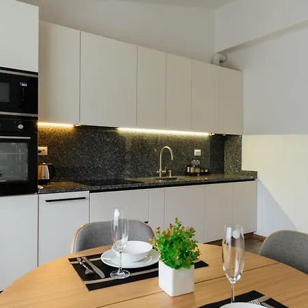 Luxury Apartments Uzhorod Exterior photo