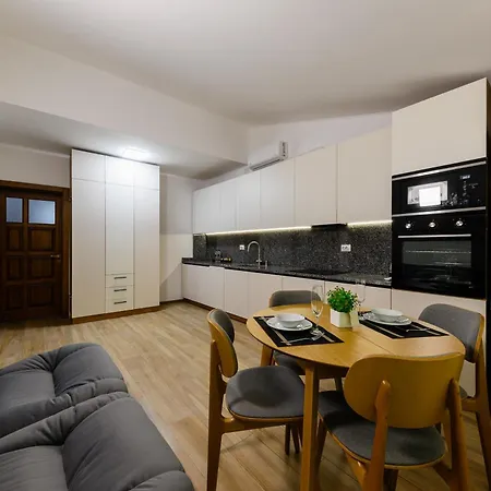 Luxury Apartments Uzhorod Exterior photo