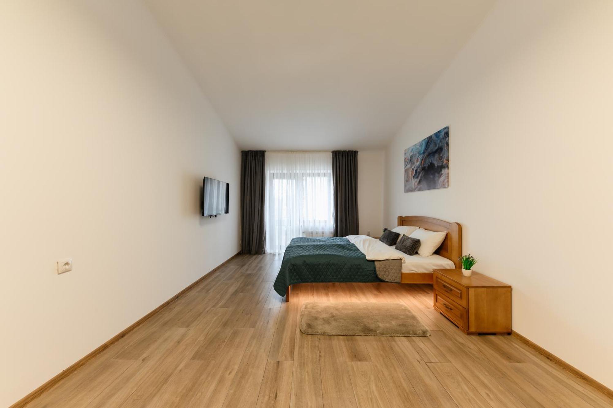 Luxury Apartment *
