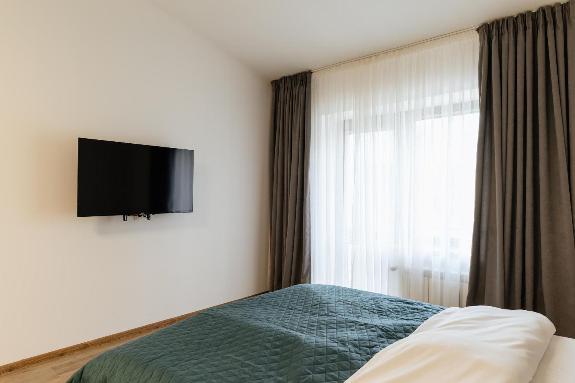 Luxury Apartment *